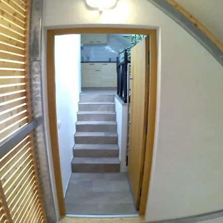 Apartma 20 *